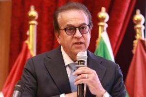 وزير الصحة يصف قصر العيني بأنه نموذج متكامل في العلوم والإنسانية