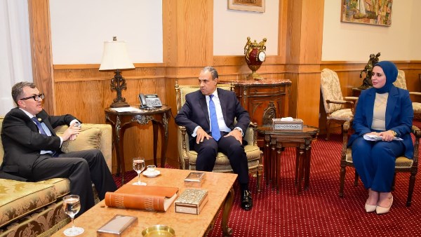 وزير الخارجية ووزير التخطيط يبحثان سبل تعزيز التعاون المؤسسي بين الوزارتين