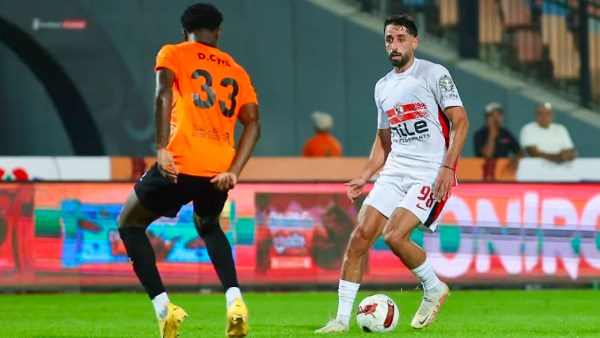 عمر هريدي يسأل عن دور الإدارة القانونية في الزمالك وموضوع قراءة العقود
