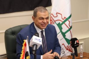 محمد أبو العينين يُعبر عن حزنه لوفاة والدة محمد سعفان وزير القوى العاملة الأسبق