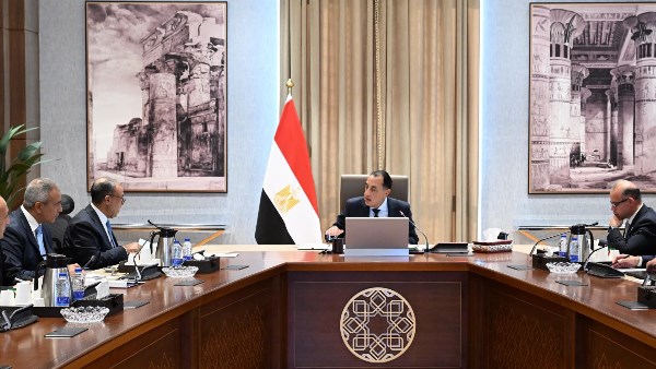 مدبولي يتابع استعدادات استضافة اجتماع الأعمال مع المنتدى الاقتصادي العالمي في حدث هو الأول من نوعه بالمنطقة