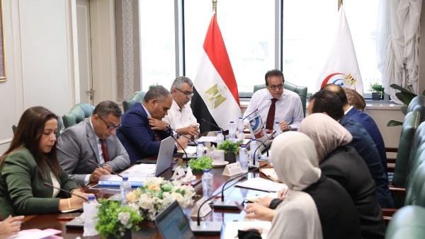 وزير الصحة يؤكد أهمية تسريع تجهيز وحدات زراعة النخاع في المراكز الطبية المتخصصة