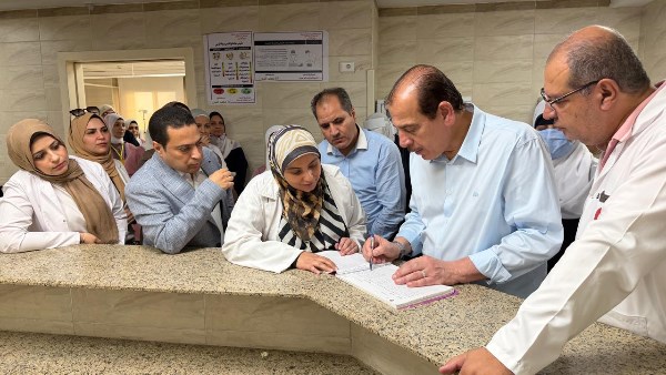 نائب وزير الصحة يقوم بزيارة ميدانية للمنشآت الطبية في دمياط لمتابعة تقديم الخدمات