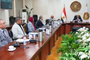 وزير العمل يؤكد أهمية تعزيز السلامة المهنية من خلال توسيع التعاون الدولي وتطوير برامج التدريب