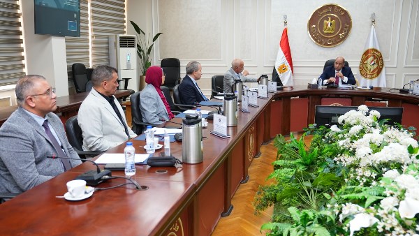 وزير العمل يؤكد أهمية تعزيز السلامة المهنية من خلال توسيع التعاون الدولي وتطوير برامج التدريب