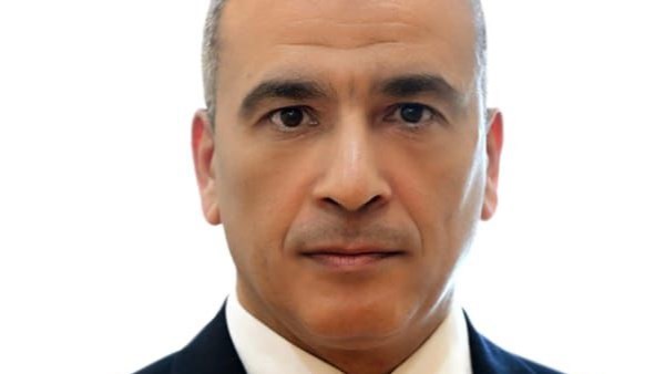 تجديد تعيين علاء قاسم في منصب أمين مجلس الوزراء بموجب قرار جمهوري