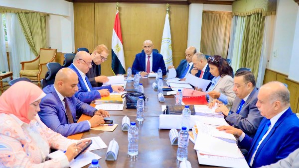 اعتماد مصروفات امتحانات الثانوية العامة والدبلومات و50% من مستحقات معلمي سد العجز