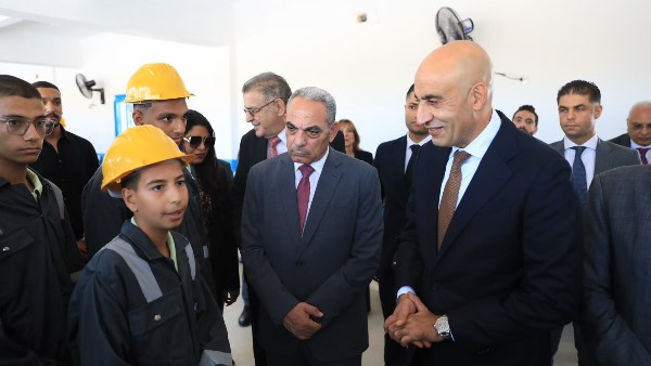 وزير التعليم يدشن مدرسة متخصصة في التكنولوجيا التطبيقية وقطاعات الغاز والطاقة المتجددة في فايد