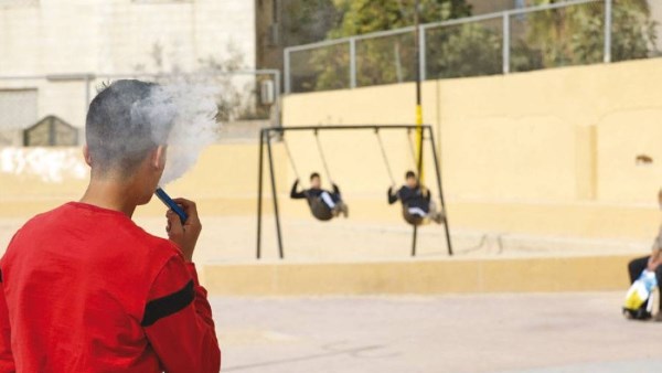 مديرة مدرسة بحدائق المعادي تعلن عن عقوبة الفصل نتيجة انتشار الشيشة الإلكترونية بين الطلاب