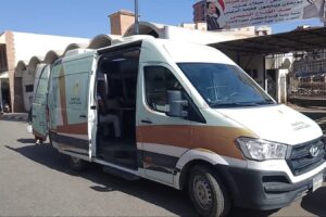 استغاثة شاب من البحيرة لنقل والدته إلى القاهرة للعلاج وسط ظروف صعبة
