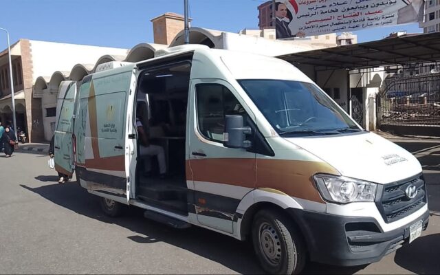 استغاثة شاب من البحيرة لنقل والدته إلى القاهرة للعلاج وسط ظروف صعبة