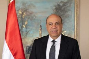 وزير الطيران يبارك لقيادات وعمال مصر للطيران على تحقيق إنجاز دولي جديد وتصدرهم التصنيف العالمي