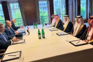 وزير النقل يتناول مع نظيره السعودي آفاق التعاون في مجالات النقل واللوجستيات والربط البحري