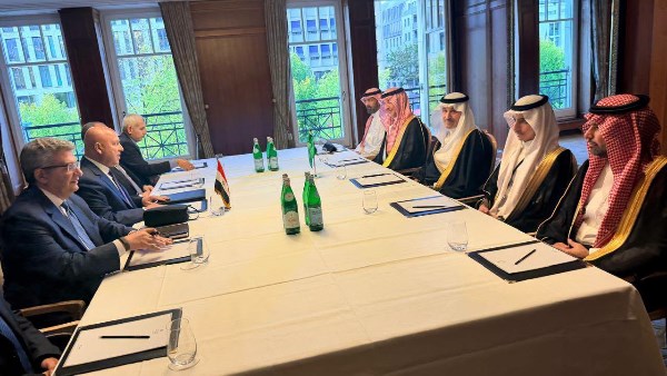 وزير النقل يتناول مع نظيره السعودي آفاق التعاون في مجالات النقل واللوجستيات والربط البحري