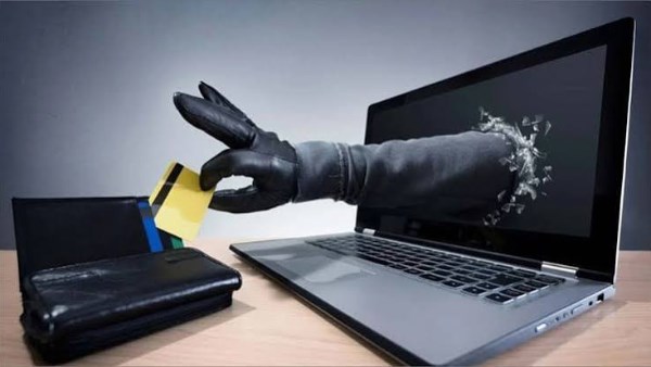 احذر من العروض المخادعة التي تستهدف معلوماتك.. اتباع أساليب الخصومات يجذب عملاء البنوك للفخ