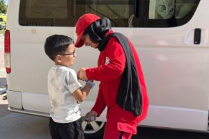 الهلال الأحمر يتيح الدعم النفسي للدفعة 88 من الجرحى والمرضى الفلسطينيين عند معبر رفح