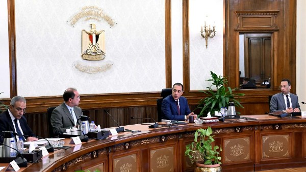 رئيس الوزراء يراقب تقدم مشروعات تكنولوجيا المعلومات وتطوير البنية التحتية للاتصالات