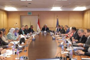 وزير السياحة والآثار يعلن عن زيادة بنسبة 9% في حركة السياحة خلال شهر سبتمبر الحالي
