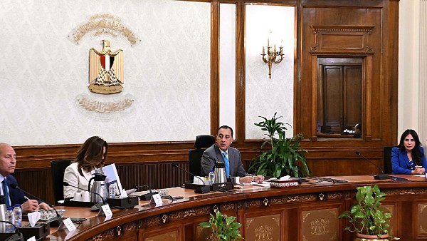 رئيس الوزراء يقوم بمتابعة تقدم العمل في مشروع “تخضير القاهرة الكبرى”