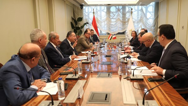 وزير التعليم العالي يتفاوض مع السفير الفرنسي في القاهرة لتعزيز سبل التعاون