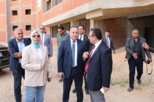 وزير التعليم العالي يقوم بجولة تفقدية في فرع جامعة الإسكندرية ببرج العرب