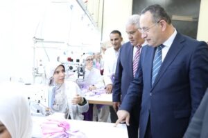 وزير التعليم العالي يشرف على سير العملية التعليمية في جامعة برج العرب التكنولوجية