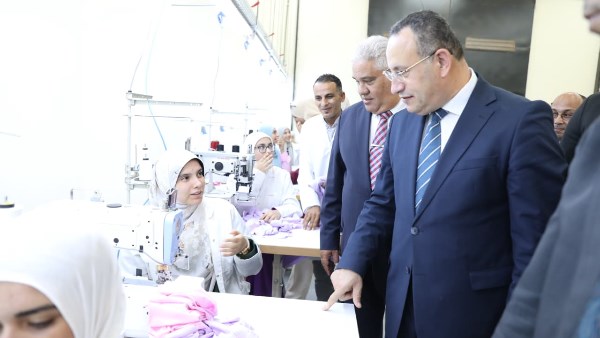 وزير التعليم العالي يشرف على سير العملية التعليمية في جامعة برج العرب التكنولوجية
