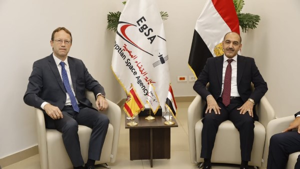 اجتماع بين الرئيس التنفيذي لوكالة الفضاء المصرية وسفير إسبانيا لمناقشة تعزيز التعاون المشترك