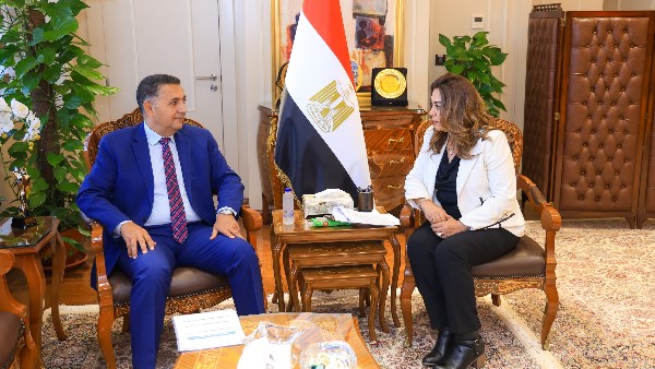 وزيرة التنمية المحلية تبحث مع محافظ القليوبية مراحل تنفيذ مشروعات الخطة الاستثمارية