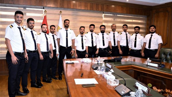 الأكاديمية المصرية تُعلن عن تخرج 12 مراقبًا جويًا من اليمن مع عرض للصور