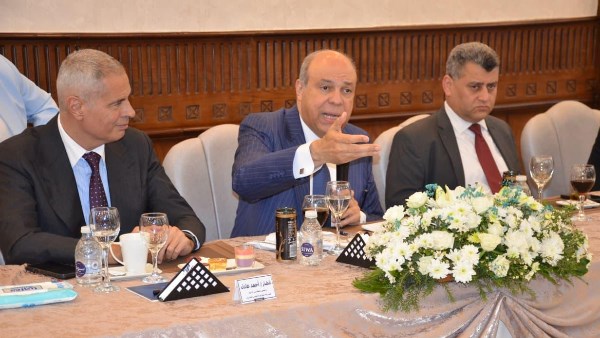 وزير الطيران يكشف عن استثمارات بمليارات الدولارات وتحديث الأسطول خلال لقائه بالصحفيين