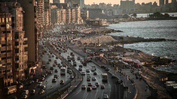 ارتفاع درجات الحرارة في أول أيام الخريف حيث يسجل القاهرة 33 درجة والرطوبة مرتفعة نهاراً
