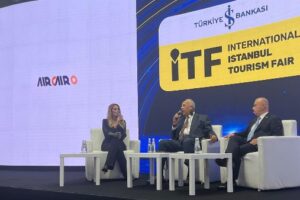 رئيس إير كايرو يبرز خطة تعزيز السياحة بين مصر وتركيا خلال معرض إسطنبول ITF 2026