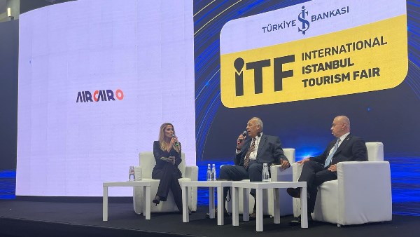 رئيس إير كايرو يبرز خطة تعزيز السياحة بين مصر وتركيا خلال معرض إسطنبول ITF 2026