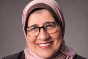 قومي المرأة يبارك للدكتورة أمل أمين نيلها جائزة Profound Award