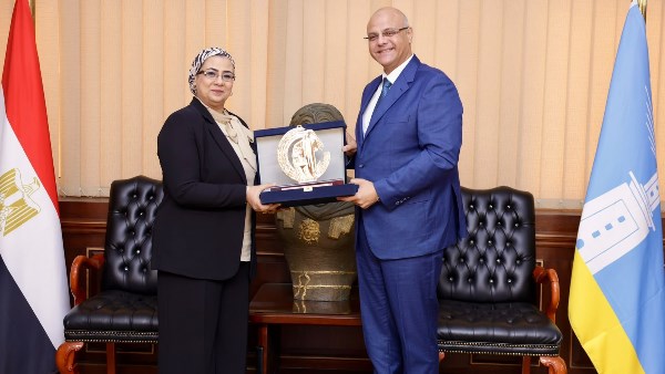 المستشارة أمل عمار تبحث مع محافظ الإسكندرية تعزيز التعاون في دعم وتمكين المرأة