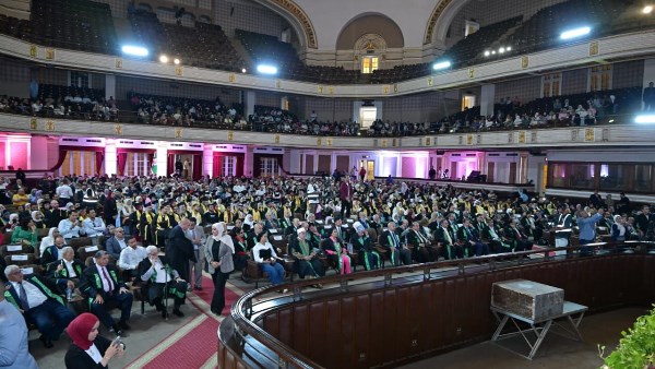 كلية دار العلوم تحتفل بتخريج دفعة 2025/2026 تكريمًا للراحل الدكتور أحمد درويش
