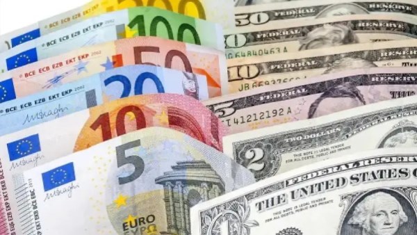 انخفاض الدولار يؤثر على أسعار العملات الأجنبية والعربية اليوم