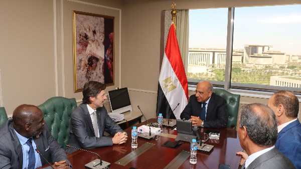 عصمت تؤكد أهمية التوافق بين المواصفات المصرية للمنظومات الكهربائية والمعايير الدولية