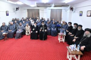 البابا تواضروس يؤكد أهمية الحياة الروحية القوية في خدمة المكرسات بملوي