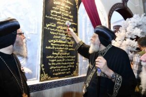 البابا تواضروس يلتقي community في كنيسة «أبي سيفين» بببا في بني سويف| صور