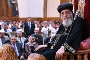البابا تواضروس يواصل تقديم «قوانين روحية للحياة» ويشدد على أن الصليب يرمز إلى الحب الكامل مع صور