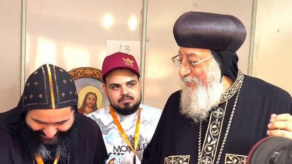 استقبال الزوار في معرض عيد الصليب بالكاتدرائية المرقسية حتى 28 سبتمبر