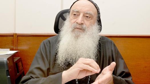 سيدة تطالب الأنبا بولا بالتدخل بعد 19 عاماً من الزواج بسبب رفض زوجها الإنفاق عليها نتيجة مرضها