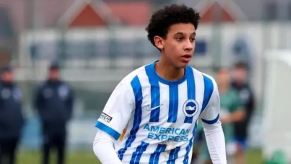 اتحاد الكرة يسعى للحصول على موافقة نجم برايتون للانضمام إلى منتخب مصر