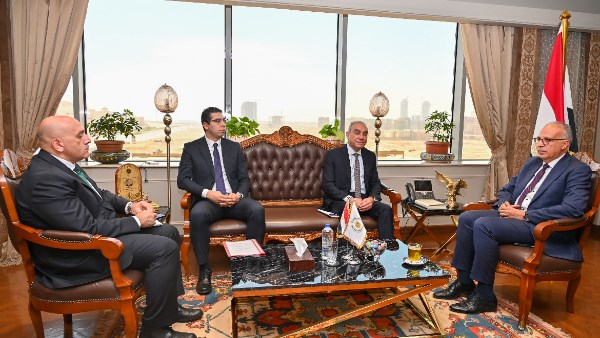 وزير الري يشدد على ضرورة تقديم معلومات دقيقة حول الملف المائي للرأي العام