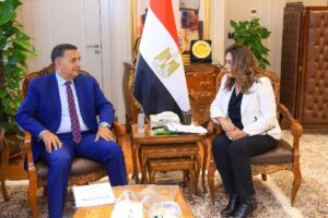 وزيرة التنمية المحلية تؤكد على محافظ القليوبية ضرورة الالتزام بالمواعيد المحددة لتنفيذ المشاريع