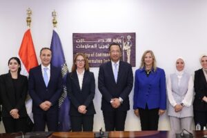 وزير الاتصالات يبحث تعزيز التعاون مع سفير الهند في القاهرة