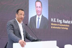 وزير الاتصالات يكشف عن وجود 200 ألف متخصص في تصدير الخدمات الرقمية من مصر