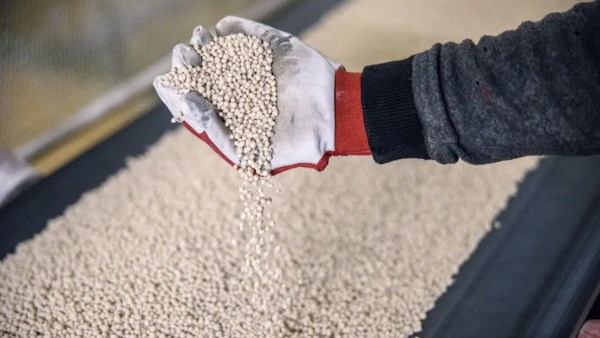 الفلاحون يؤكدون مرور موسم الأسمدة الصيفي بسلاسة ويفتتحون آمالهم لموسم الشتاء الناجح